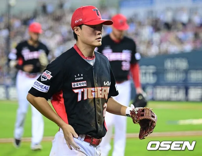 [사진]좋은 수비로 올러 실점 막아낸 KIA 유격수 박민