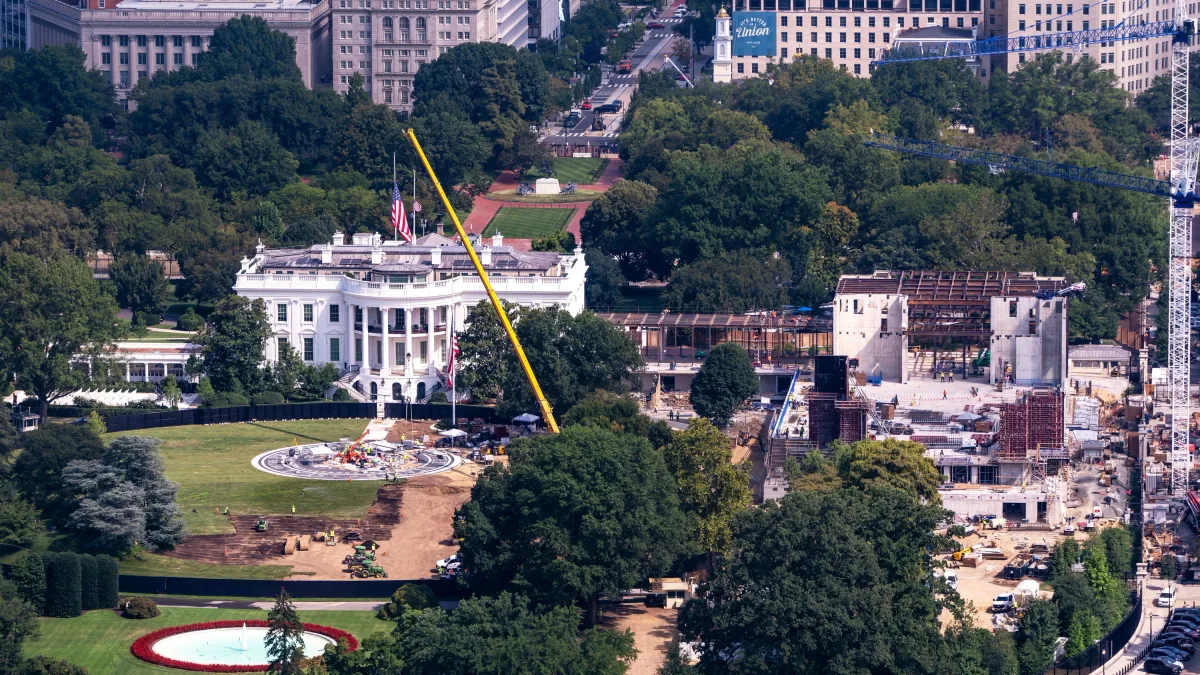 USA unter Trump: Oberster Gerichtshof: Trump darf Ballsaal weiterbauen