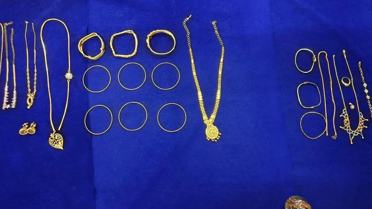 Police bust M.P. gang that stole over 160 sovereigns of gold from parked buses in different districts