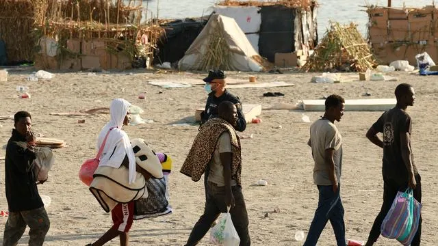 Spanische Exklave Ceuta: Spanien richtet zwei Flüchtlingslager in Ceuta ein