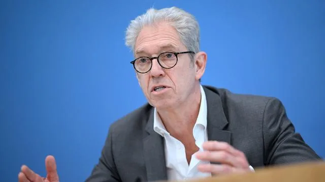 Kassenärztliche Bundesvereinigung: Kassenärztechef hält schnelle Facharzttermine in Ausnahmen für möglich