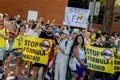 Vecinos de Hortaleza protestan por el "despilfarro" de la F1 ante los "recortes" de servicios públicos