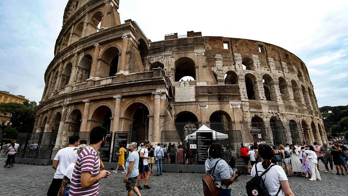 Zona do Coliseu de Roma designada como "zona vermelha" devido ao aumento da criminalidade