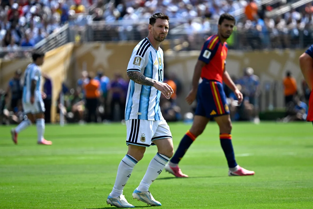 Messi se retira de la selección argentina