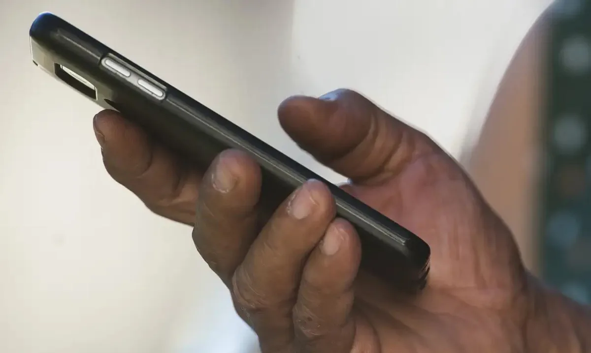 Brasileiros leem "muito mais" por causa dos meios digitais, revela pesquisa