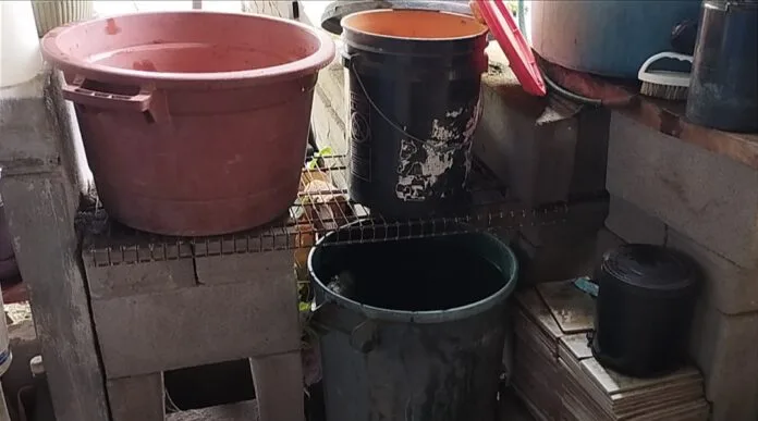 Vecinos en Valencia llevan once meses sin agua tras una "reparación" de Hidrocentro