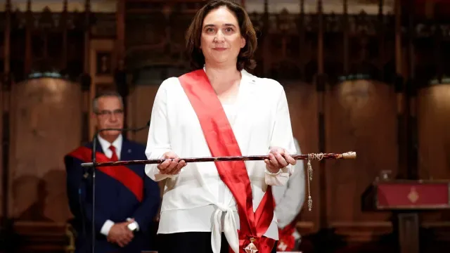 Ada Colau lidera frente de esquerda nas eleições espanholas