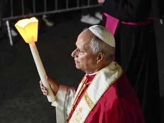 Le Vatican annonce que l’opération au poumon du pape Léon XIV « s’est bien déroulée »