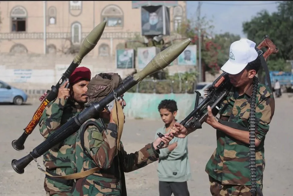 Los estados del Golfo posponen las conversaciones en el estrecho de Ormuz con Irán ante la intensificación del conflicto en Yemen