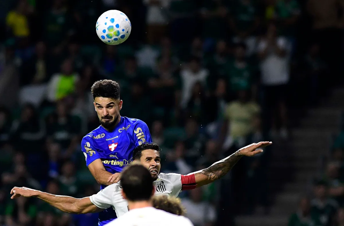 Análise: Palmeiras sobra contra o Santos em dia de festa e abre larga vantagem na Copa do Brasil