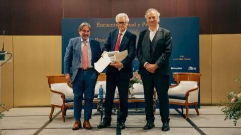 Lord Turner recibe el Premio Jon Aldecoa y reivindica el consenso y el auto-enrolment para reformar las pensiones