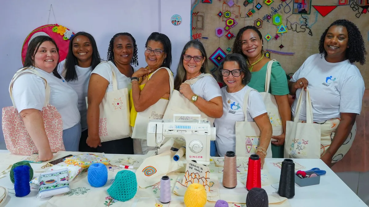 No bordado, mulheres de Vitória encontram caminhos para recomeçar