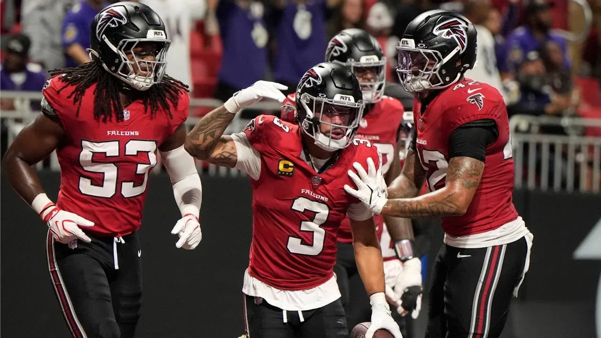 Falcons’ Bates III scores defensive TD after Brown’s crucial punch-out