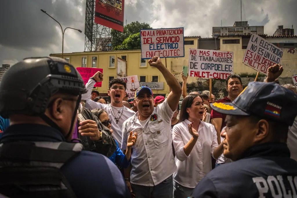 Consignan documento ante Corpoelec para que 50% de la electricidad carabobeña se quede en la región