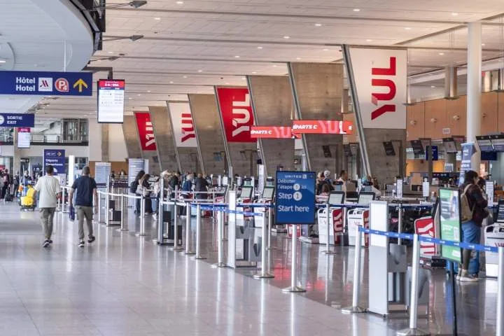 Montreal airport worker dies after being struck by plane