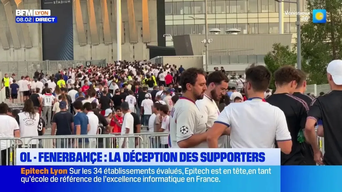 Défaite de l'OL face à Fenerbahçe : les supporters du Groupama Stadium déçus