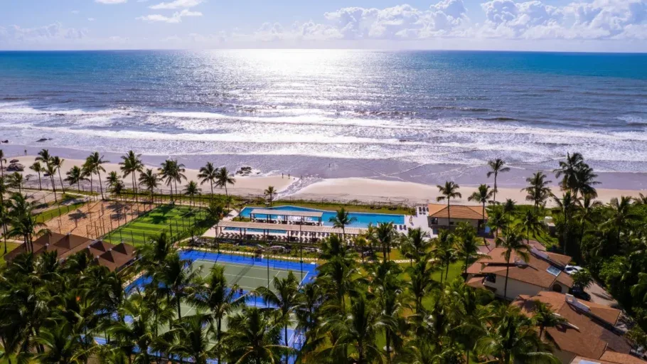 Resort na Bahia é condenado a indenizar família que passou mal após ceia de Natal