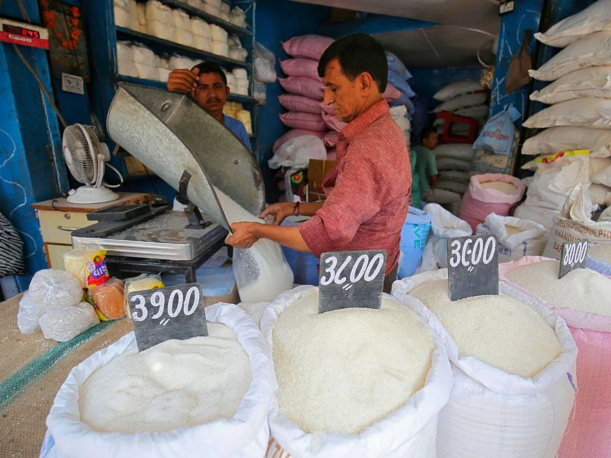 Centre caps sugar stocks; mills told to furnish three days' sale details