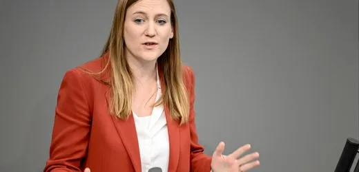 Elterngeld-Kürzungen: Nächster Reformzoff – SPD-Frauen wollen Familienstartzeit einführen