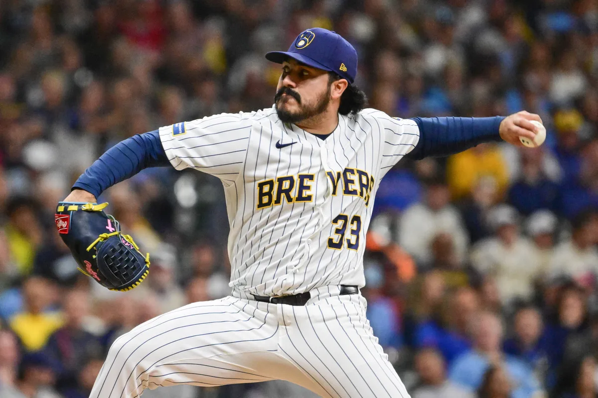 Pitcher mexicano brilla con ponche a Shohei Ohtani y le da la victoria a los Brewers sobre los Dodgers