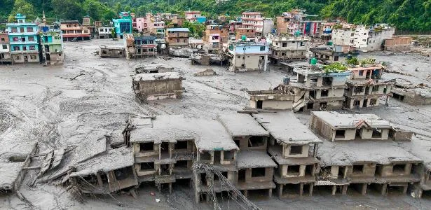 Reconstrução do Nepal após enchentes pode custar até R$ 25,9 bilhões