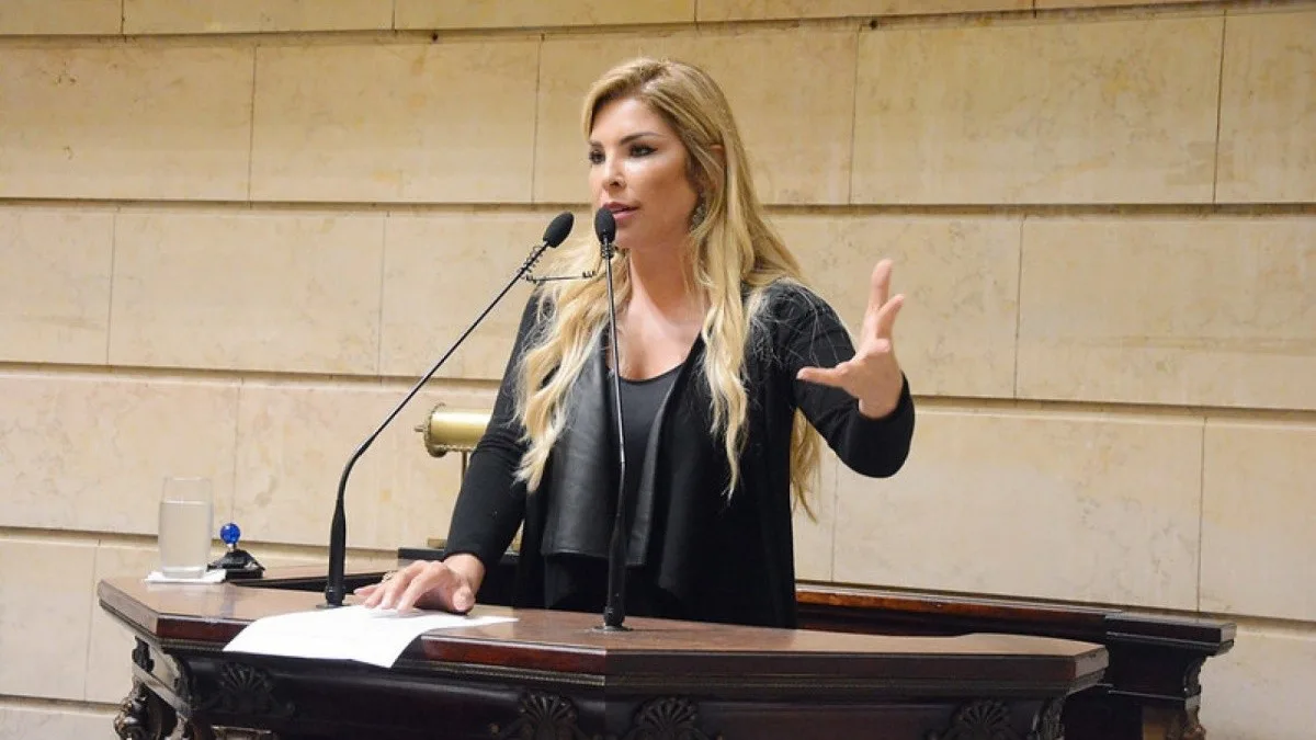 Justiça manda prender ex-vereadora Veronica Costa, a ‘Mãe Loira’ do funk, após condenação de 10 anos por tortura do ex-marido