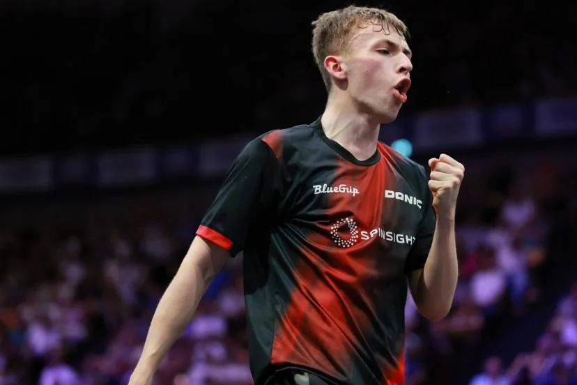 Flavien Coton fait le travail contre Connor Green et se qualifie pour le deuxième tour des Championnats d'Europe