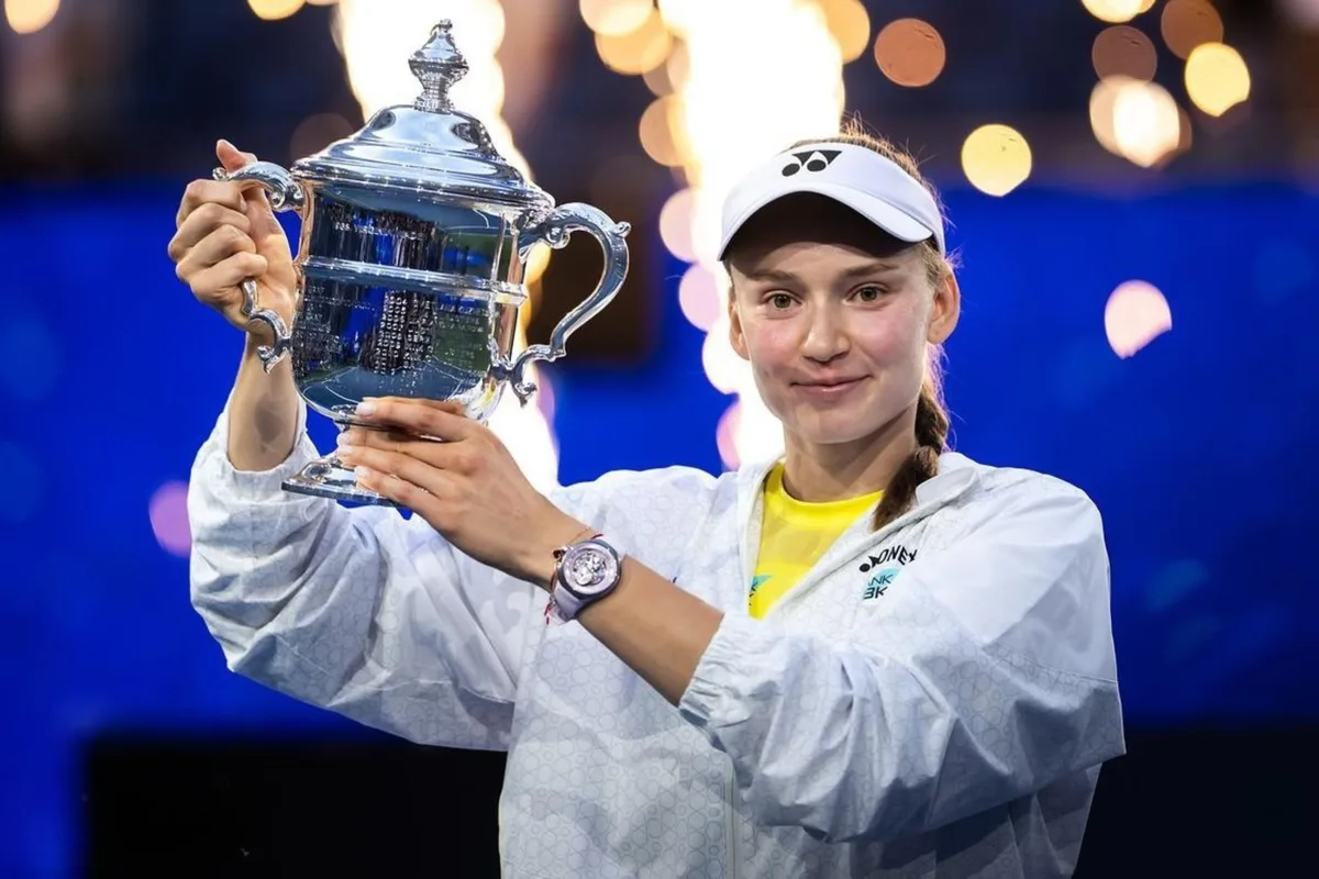 Rybakina celebra US Open e número 1 após semanas de incertezas