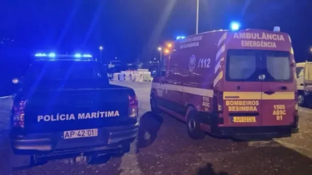Pescador resgatado após ter ficado com uma mão presa no alador de pesca