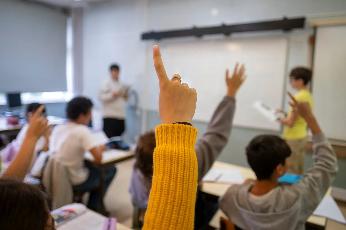 Publicadas novas regras que facilitam contratação de professores
