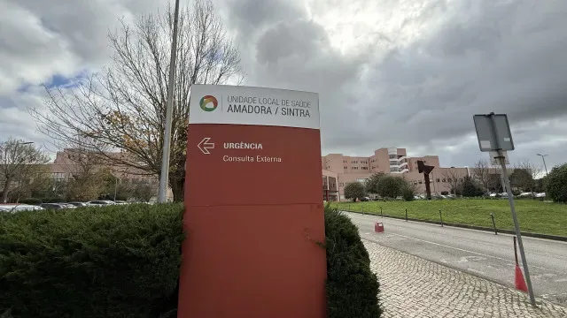 "Surreal". Idoso esteve 36h nas urgências do Amadora-Sintra (e há mais)