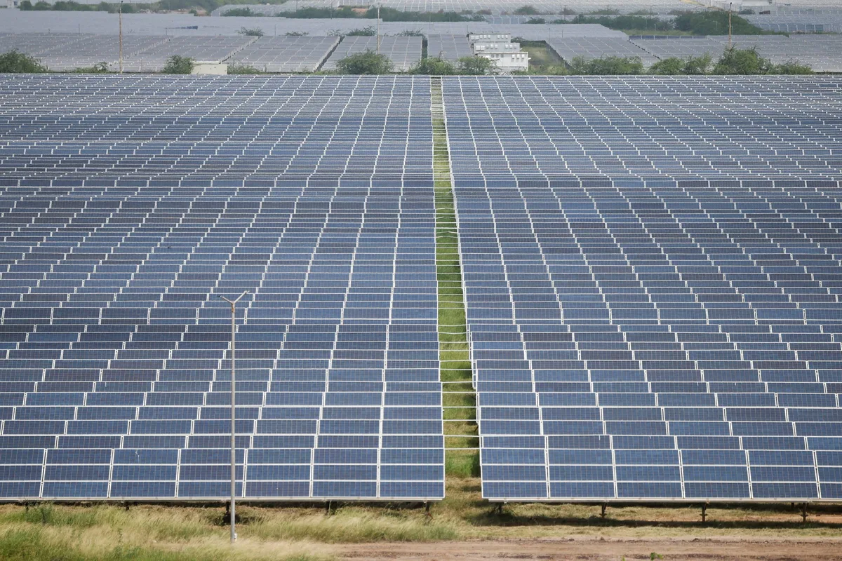 Baterias ganham espaço na Índia para conter perdas de energia solar