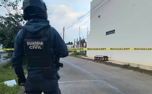 Video: Abandonan cuerpo dentro de un ataúd en Uruapan, Michoacán; autoridades realizan investigaciones