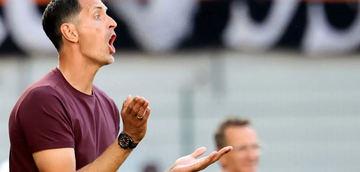 Toppmöller nach sechs Spielen entlassen, weil er sich für seinen Co-Trainer stark machte