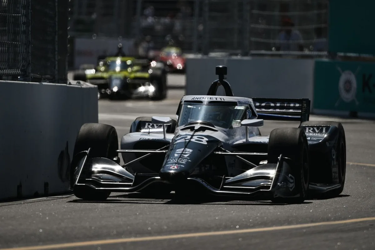 Эрикссон отобрал у Грожана первую победу в IndyCar, Шумахер разбил машину