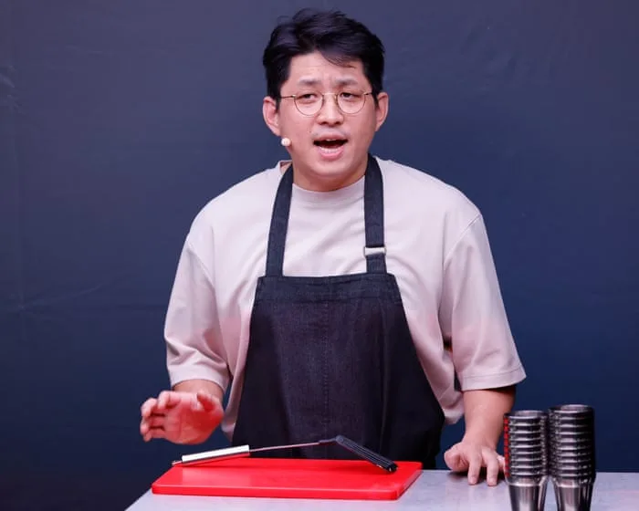 ‘Jelliness is my life motto’: jackpot theatre prize winner Jaha Koo on kimchi, K-pop and his robotic eel