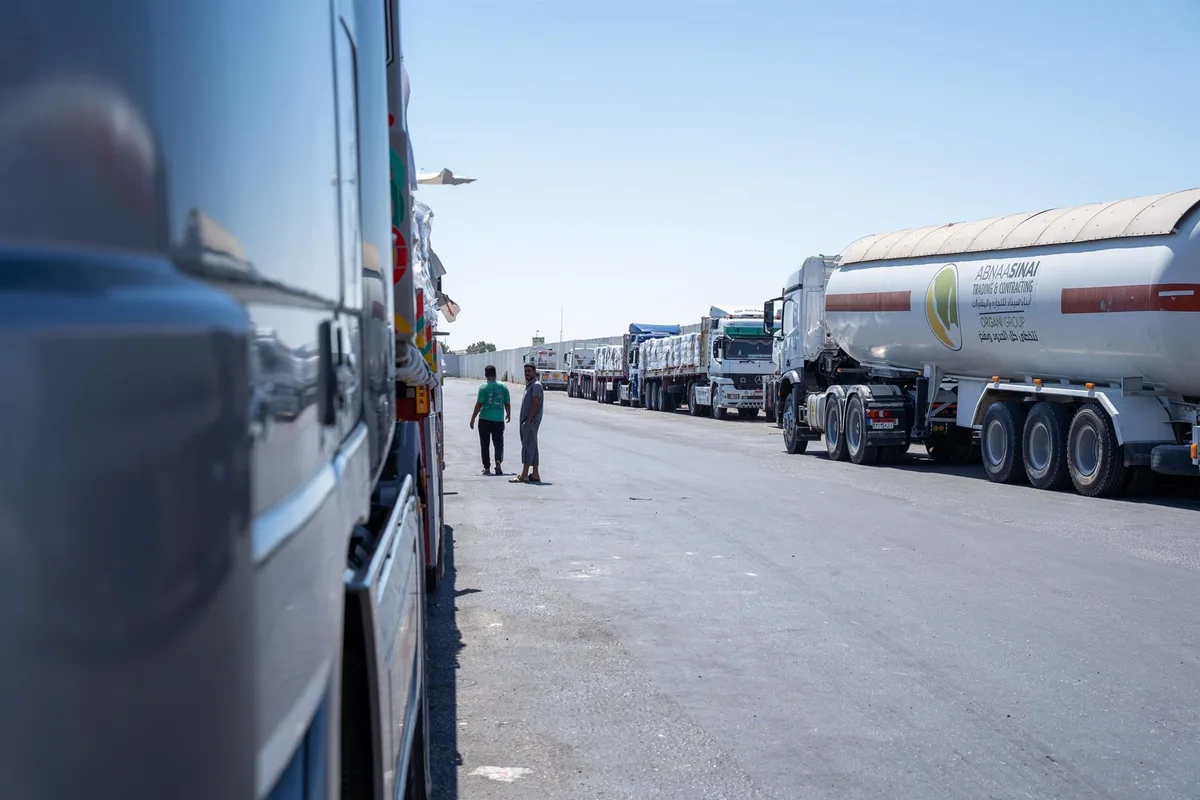 Israel confirma que la entrada de mercancías en Gaza está suspendida y acusa a Hamás de extorsión