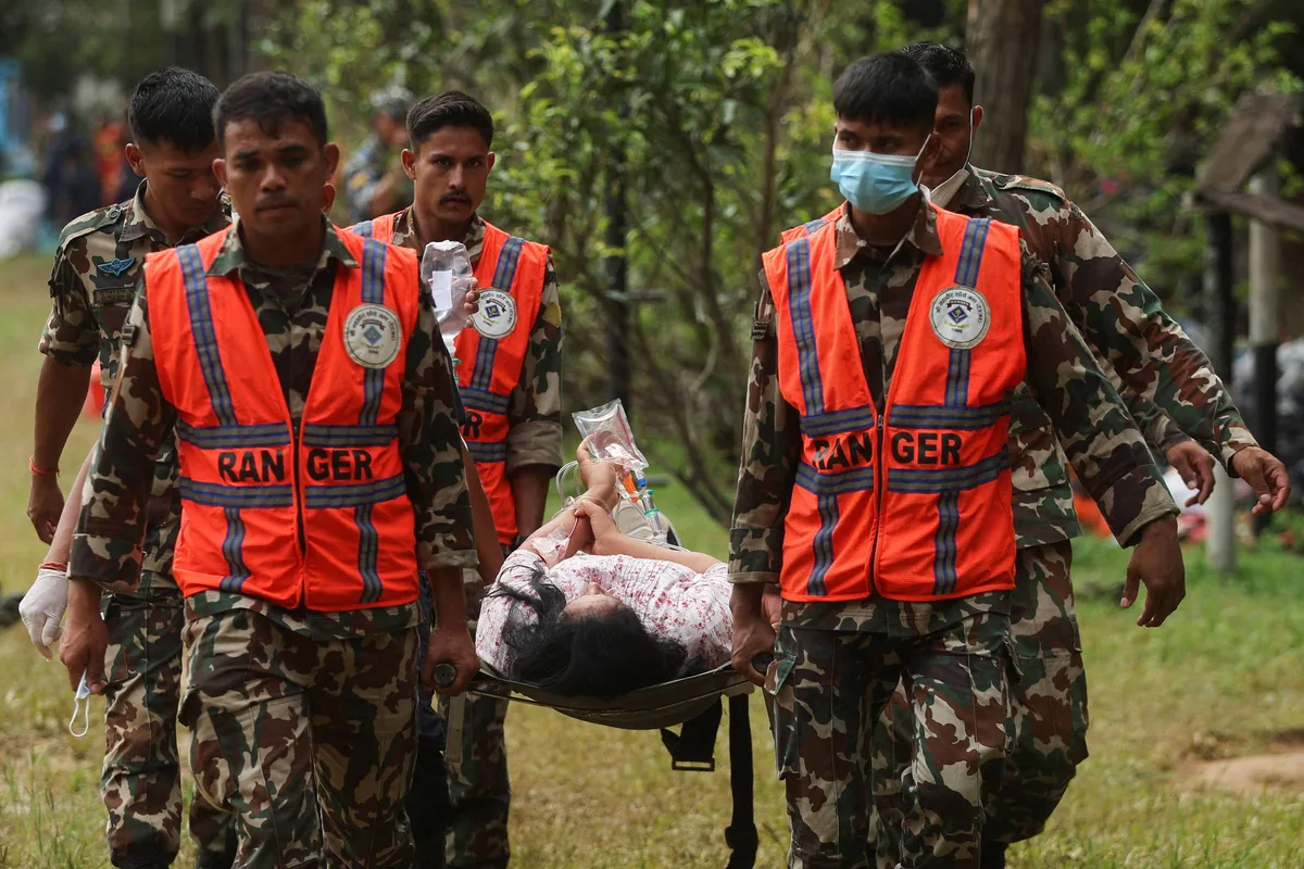 Avalanche entre Nepal e China deixou mais de 1.000 mortos; número de desaparecidos ultrapassa 4.000
