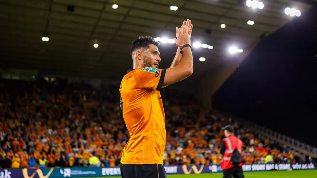 ¿Por qué la afición del Wolverhampton identifica a Raúl Jiménez con la canción “Sí, señor”?