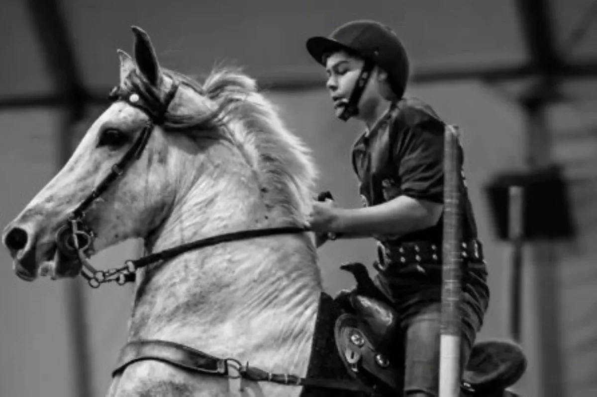 Campeão mirim de hipismo, de 13 anos, morre em acidente no RJ