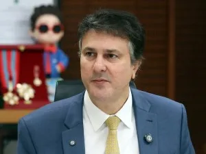 Camilo Santana: Cabe discussão do Congresso sobre reeleição