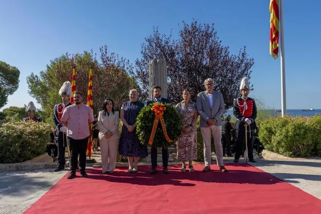 El alcalde Rubén Viñuales apela a la "Catalunya orgullosa" en la celebración de la Diada Nacional en Tarragona