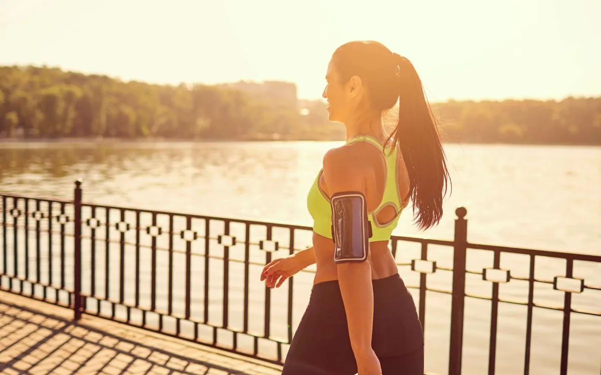 Marche, course, yoga, musculation : une étude classe les meilleurs exercices pour les os