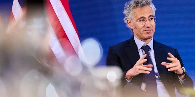 IA : le patron de Palantir, Alex Karp, met en garde la France au sujet de sa souveraineté numérique