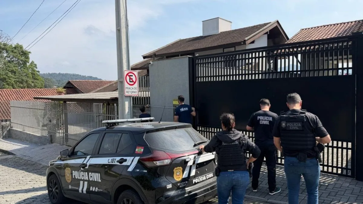 Ex-secretário do alto escalão de Blumenau é alvo de operação e casa milionária é bloqueada