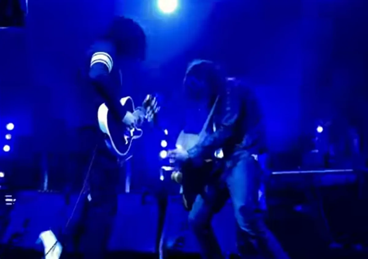 Vídeo: Jack White e Nick Valensi unem forças em jam pra lá de roqueira