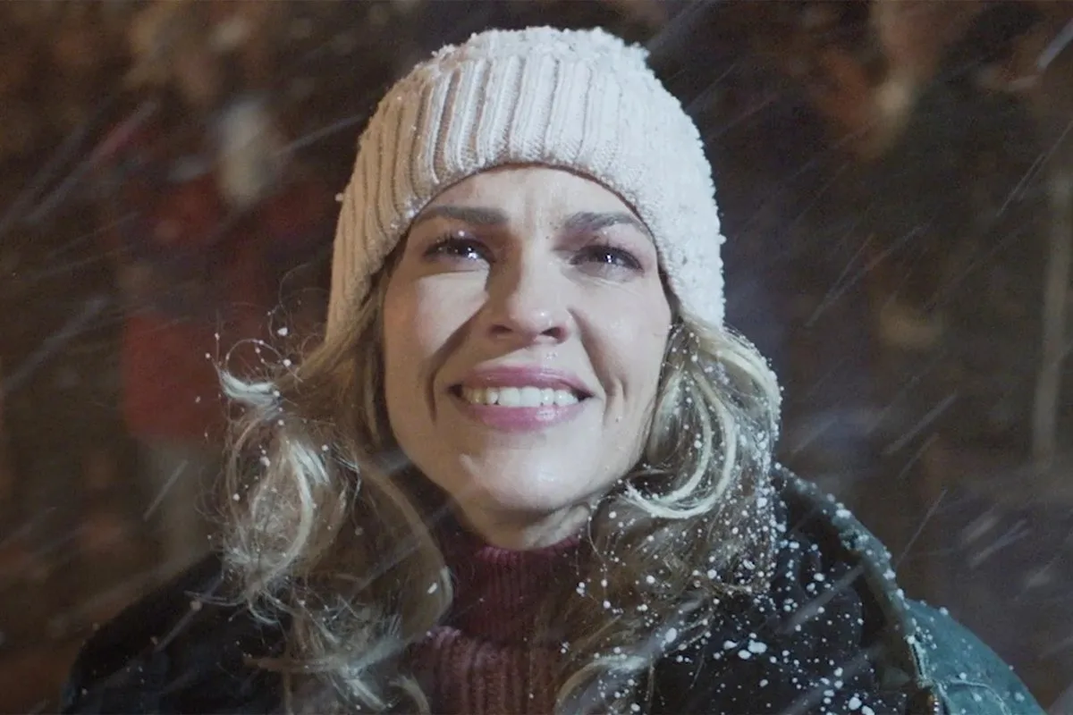 Hilary Swank, atriz vencedora do Oscar, anuncia gravidez aos 52 anos