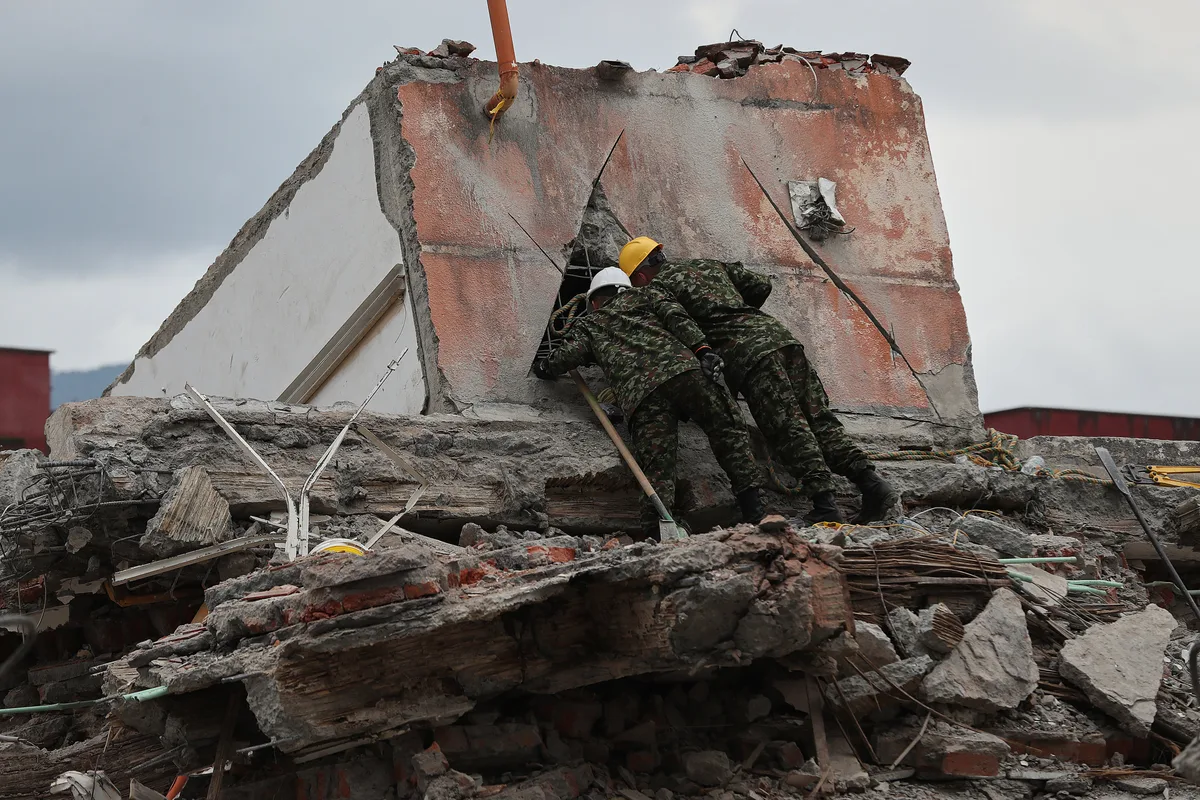 La tragedia no termina en Colombia: 329 personas han muerto tras el terremoto y 247 siguen desaparecidas