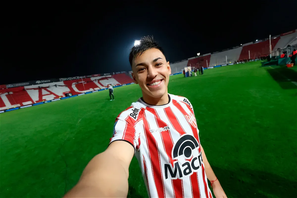 Matías Gallardo, inspirado en papá: a los 22 años, es un “10″ contracultural en la revelación del torneo Clausura