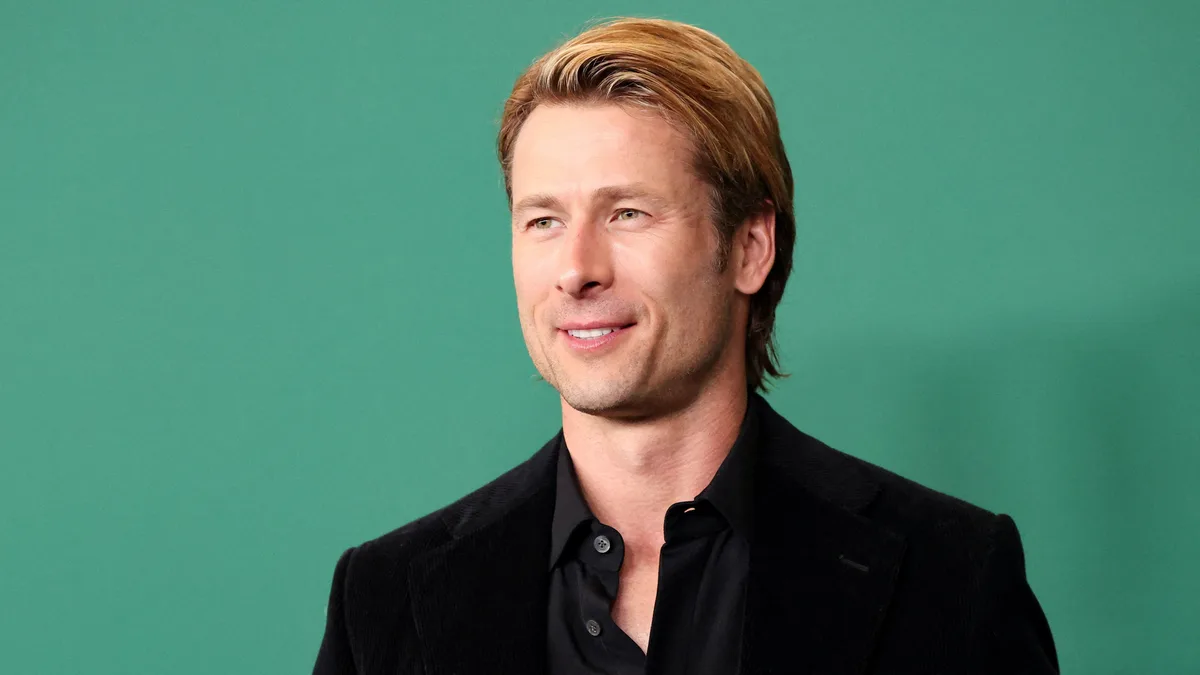 Glen Powell ya le puso techo a “Chad Powers” y explica por qué quiere cerrarla en 18 episodios